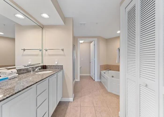Colonnades 1601 Holiday home